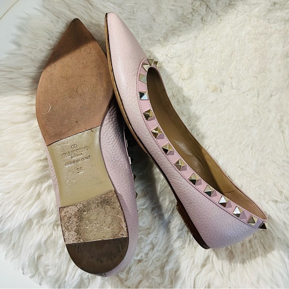 Valentino Grainy Beige Rockstud Flats - Picture 6 of 13